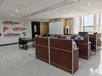 Changzhou Yingchuang Rotomolding Equipment Co,. Ltd Produktionslinie des Herstellers