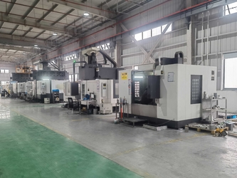 Changzhou Yingchuang Rotomolding Equipment Co,. Ltd Produktionslinie des Herstellers